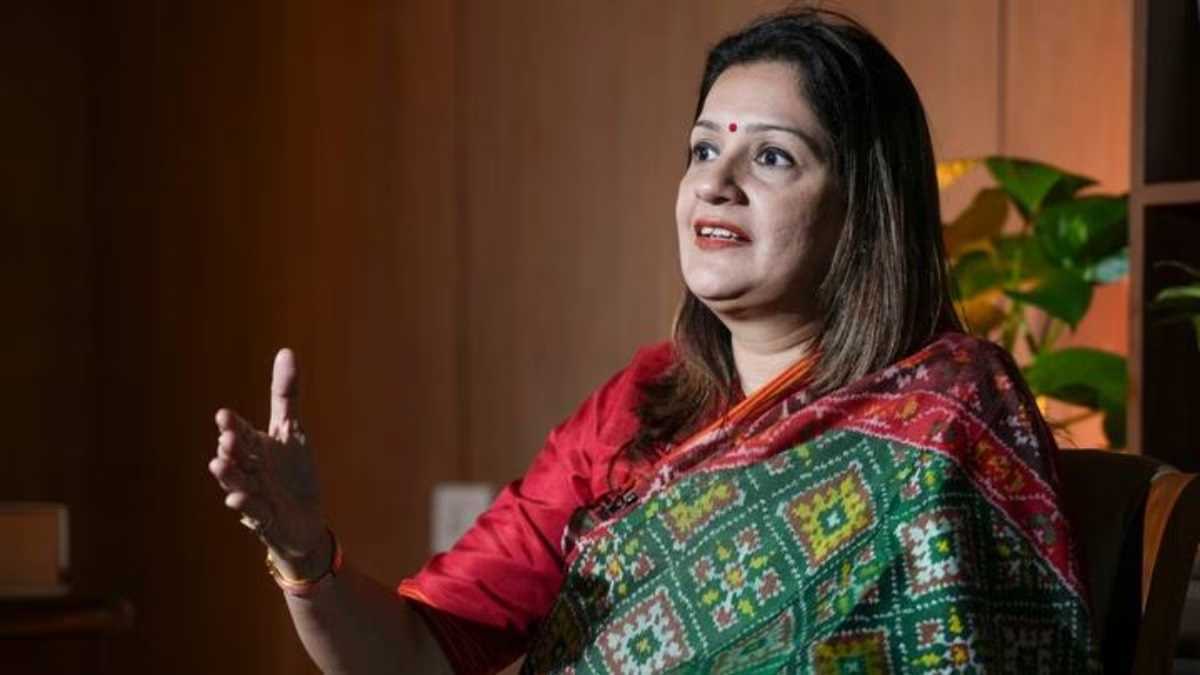 शिवसेना (यूबीटी) एमवीए और इंडिया ब्लॉक के साथ : प्रियंका चतुर्वेदी